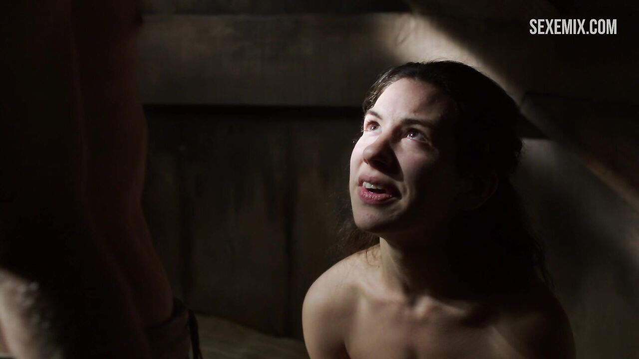 Sex with Amy Dawson in ship's cabin, scene in Game of Thrones