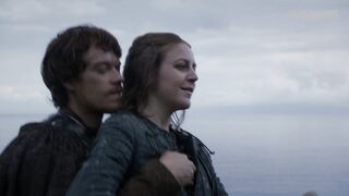 Toccando il seno di Gemma Whelan, scena in Il Trono di Spade