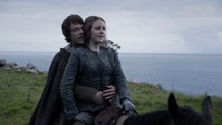 Toccando il seno di Gemma Whelan, scena in Il Trono di Spade