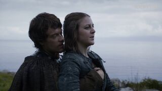 Toccando il seno di Gemma Whelan, scena in Il Trono di Spade