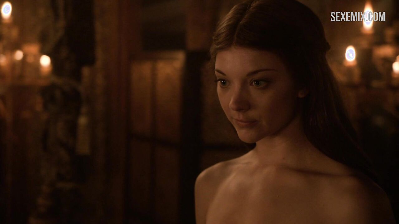 Natalie Dormer shows her breasts, scene in Game of Thrones