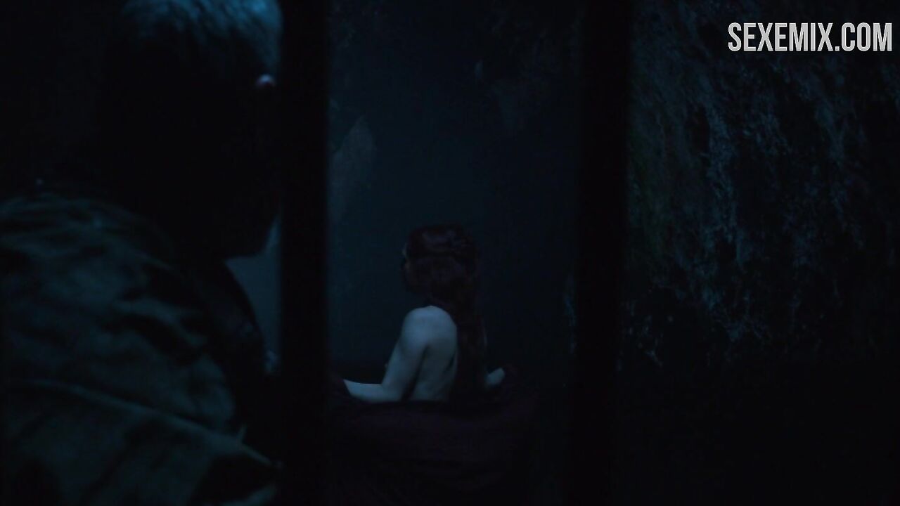 Carice van Houten demon birth scene in Game of Thrones