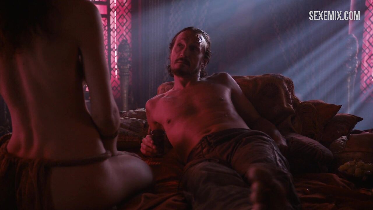 Elisa Lasowski breasts, erotic scene in Game of Thrones