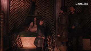 Game of Thrones'taki çıplak Josephine Gillan göğüsleri sahnesi