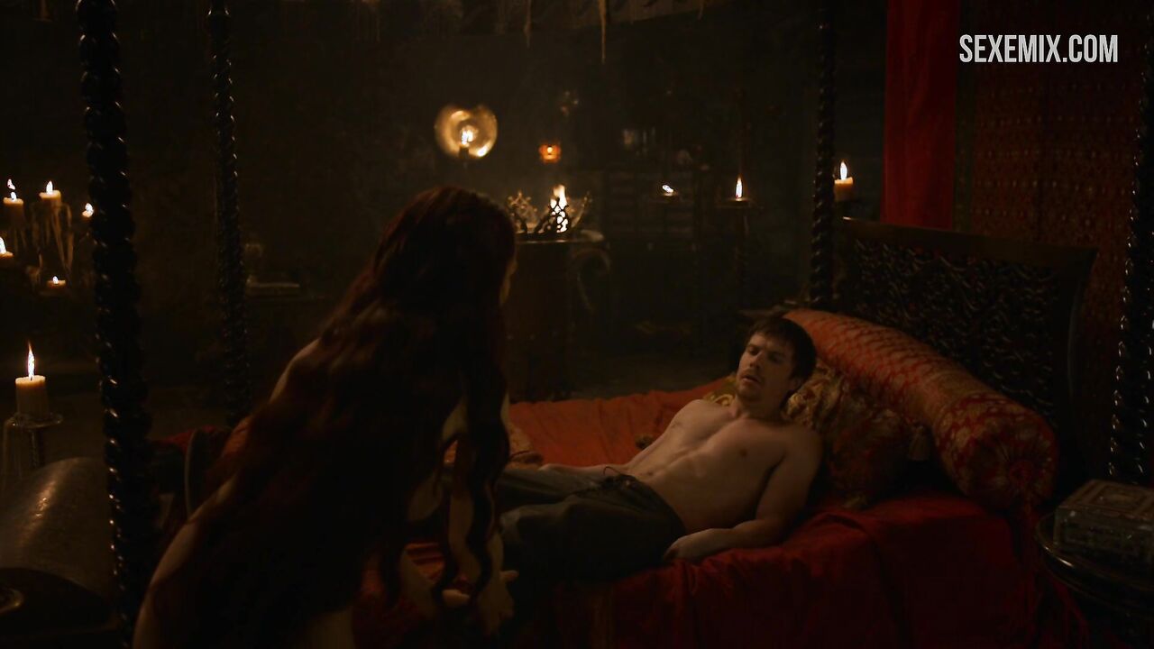 Carice van Houten cowgirl, scene in Game of Thrones