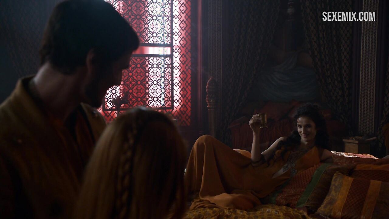 Nude Josephine Gillan and Kristina Jillespie, scene in Game of Thrones