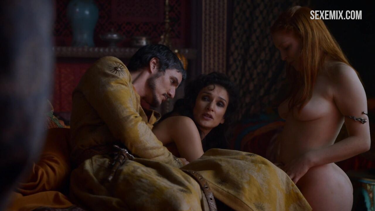 Nude Josephine Gillan and Kristina Jillespie, scene in Game of Thrones