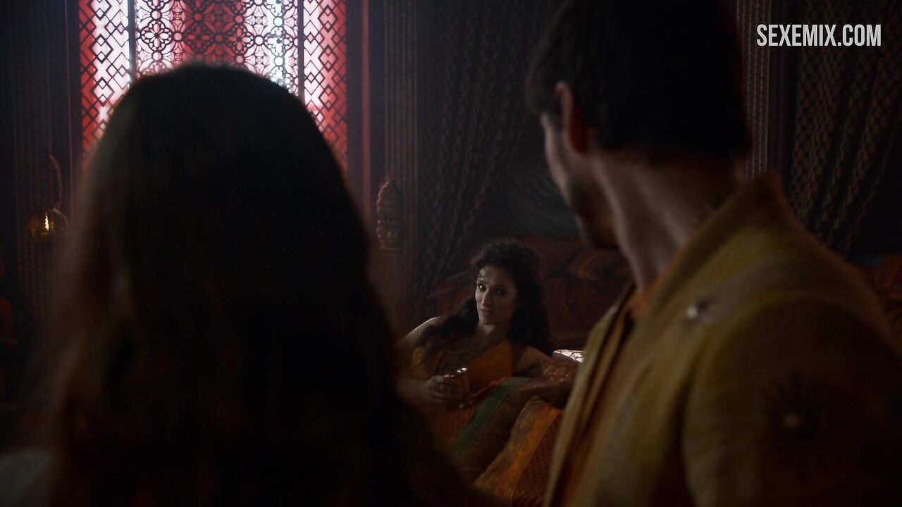 Nude Josephine Gillan and Kristina Jillespie, scene in Game of Thrones