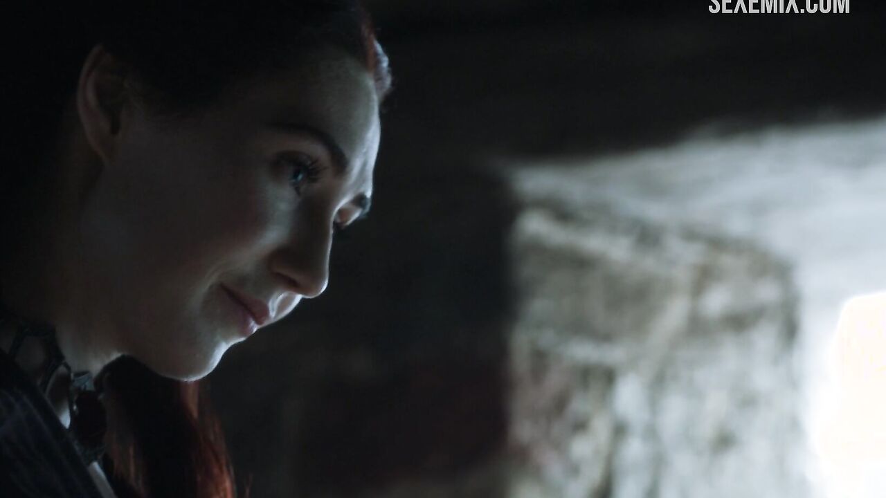 Carice van Houten seduces scene in Game of Thrones