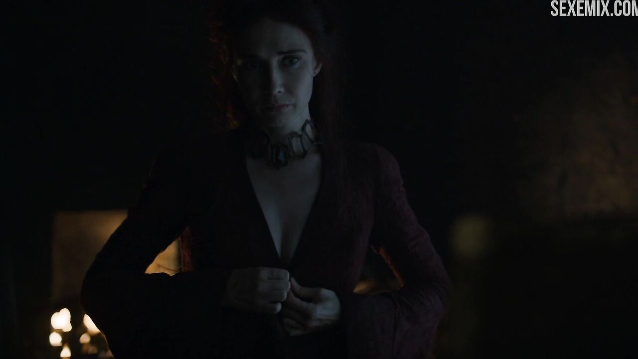 Carice van Houten undressed in front of the mirror, scene in Game of Thrones