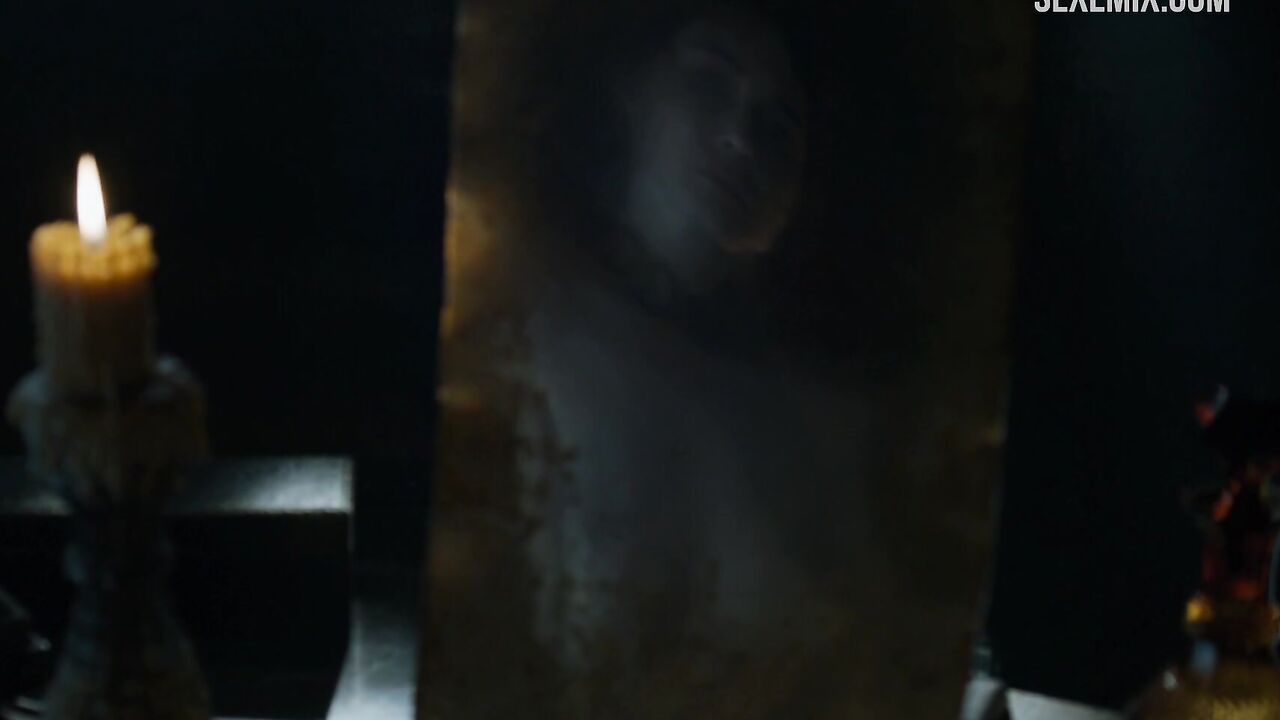 Carice van Houten undressed in front of the mirror, scene in Game of Thrones