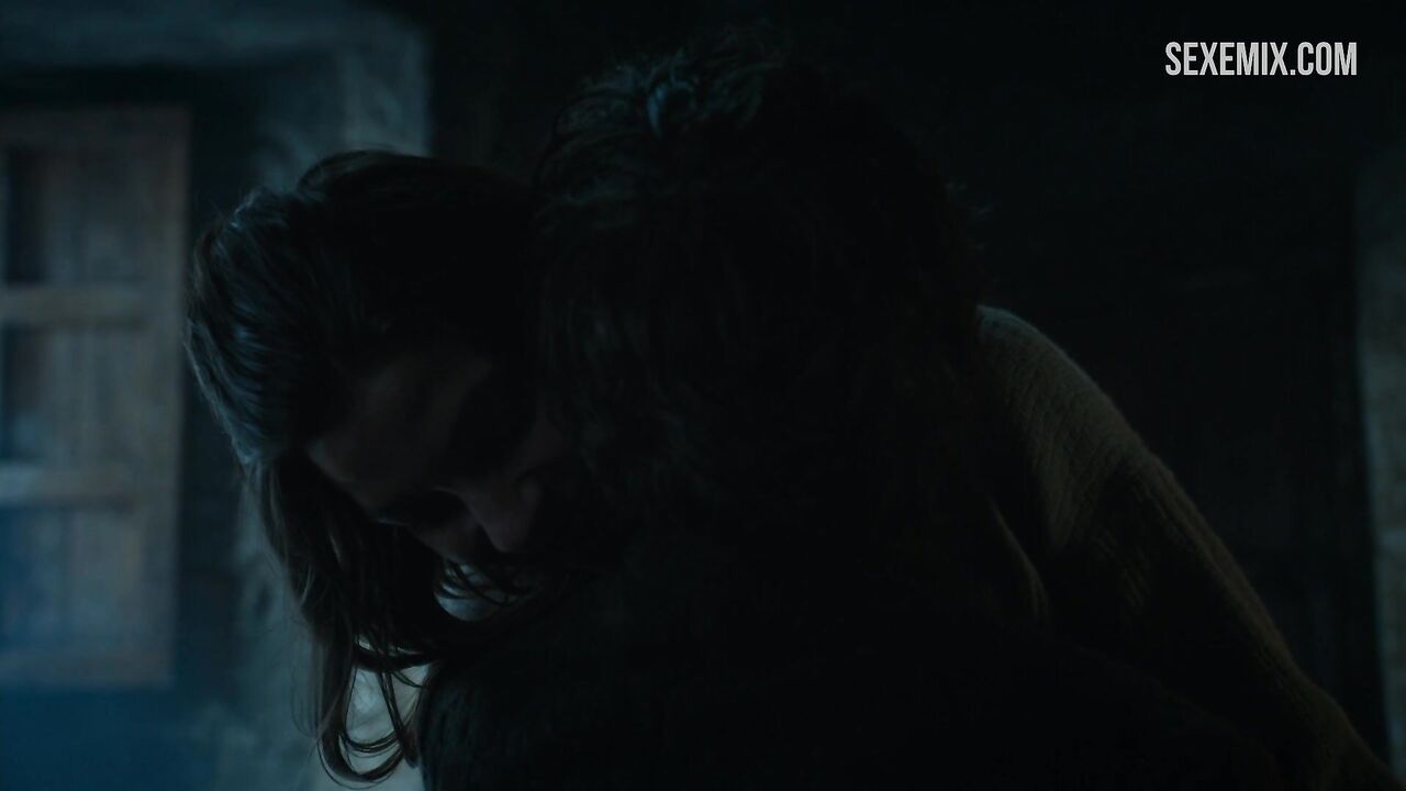 Unsuccessful attempt at seduction from Natalia Tena, scena in Game of Thrones