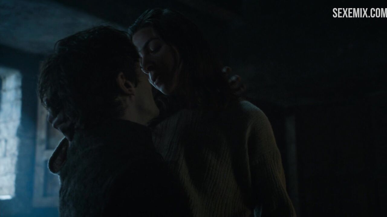 Unsuccessful attempt at seduction from Natalia Tena, scena in Game of Thrones