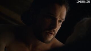 Daenerys Targaryen sex with Jon Snow, scene in Game of Thrones