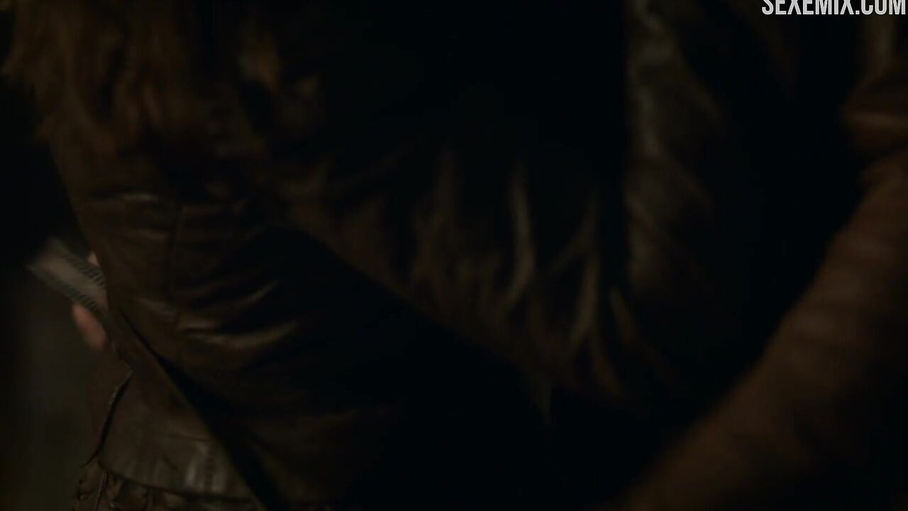 Maisie Williams erotic scene in Game of Thrones