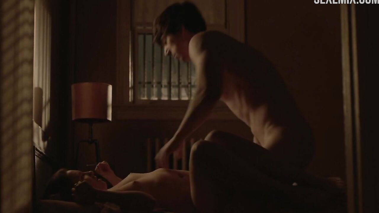 Lena Dunham gets fucked in a missionary position, scene in Girls