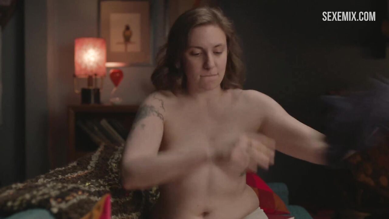 Lena Dunham topless selfie, scene in Girls