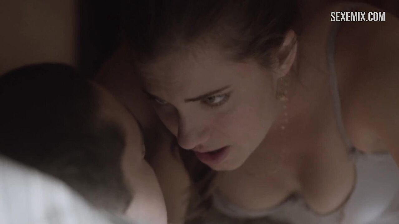 Allison Williams seduces guy, scene in Girls