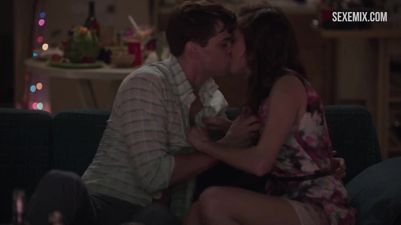 Allison Williams fucked on couch, scene in Girls