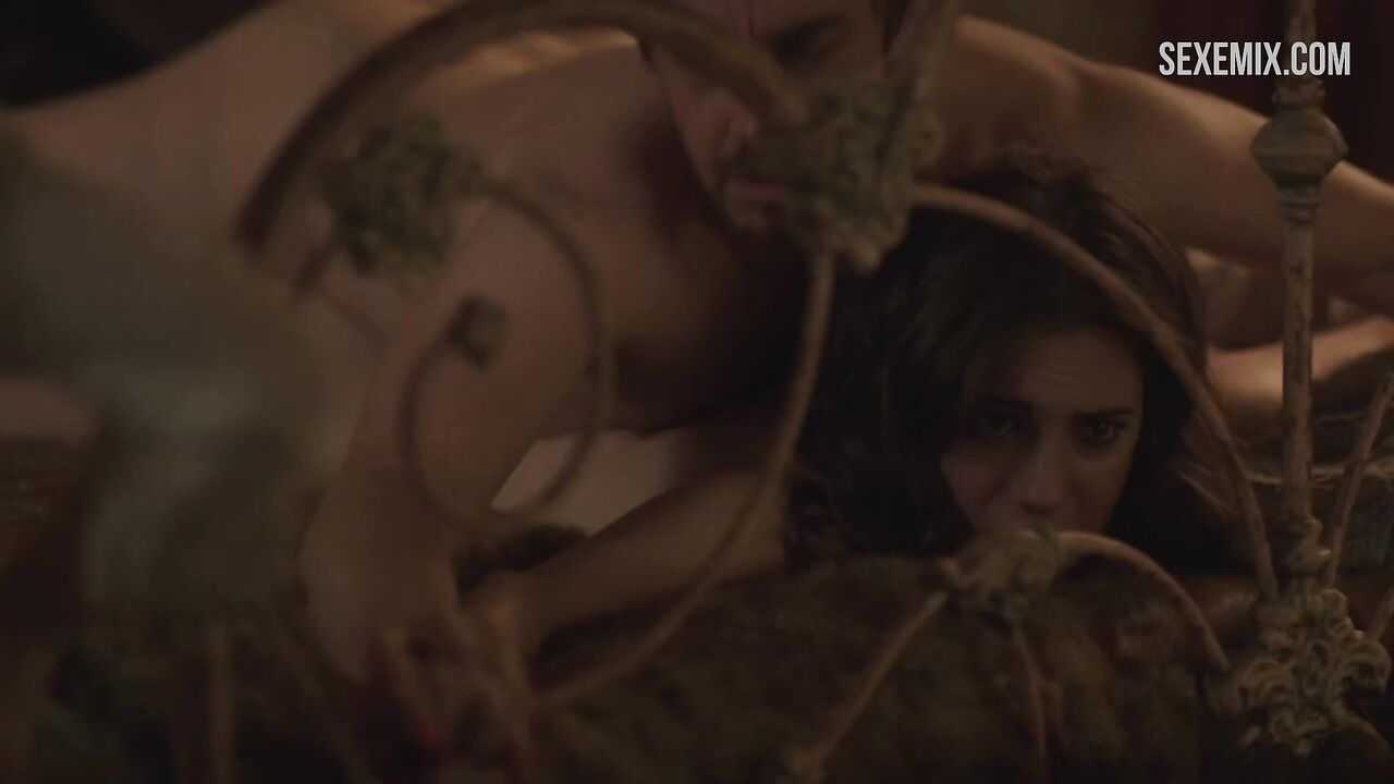 Allison Williams gets fucked from behind, scene in Girls