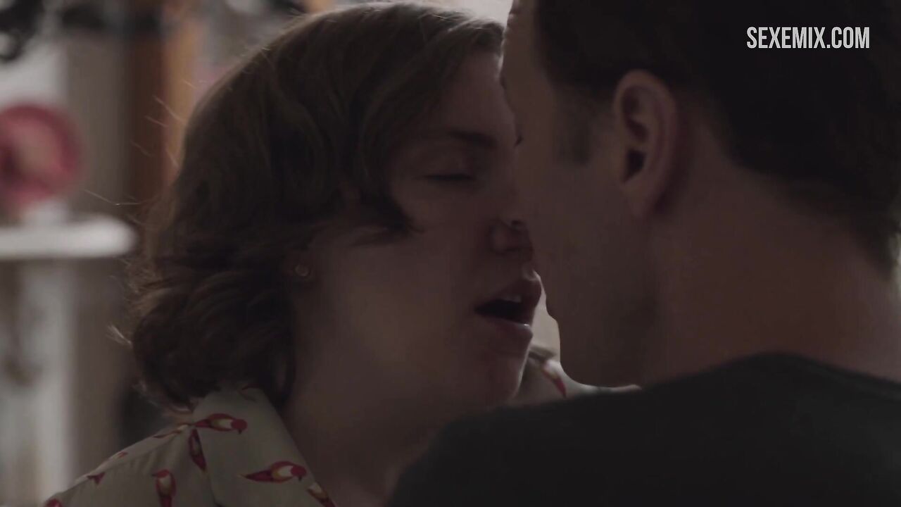 Lena Dunham Hot scene in Girls