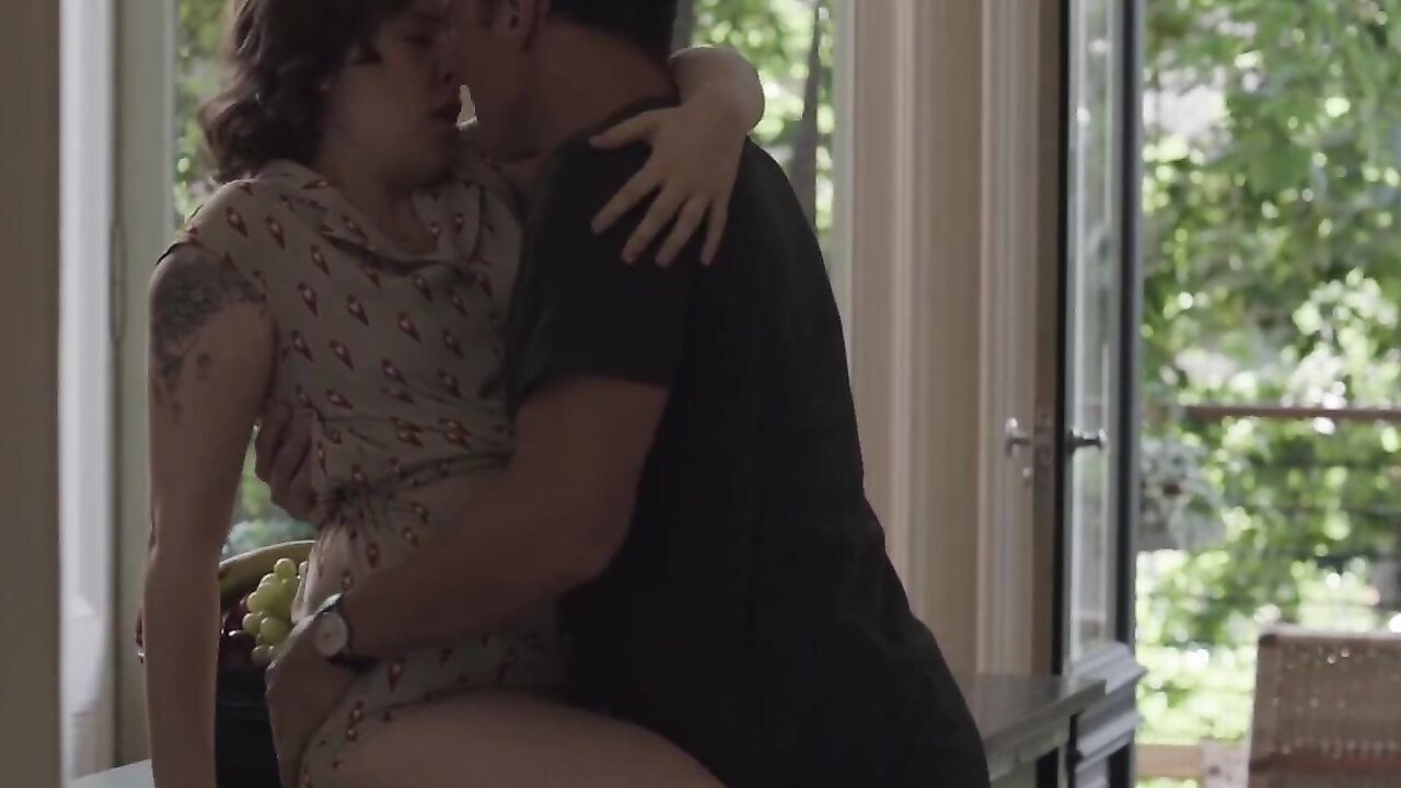 Lena Dunham Hot scene in Girls