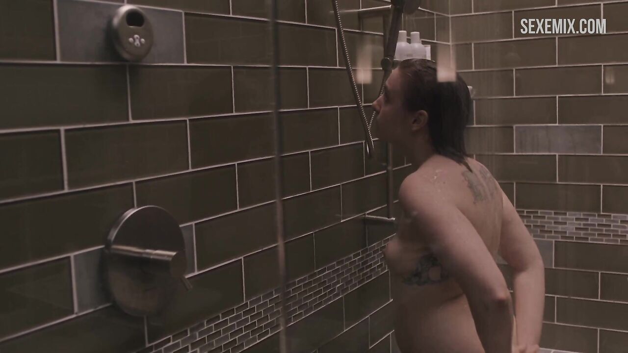 Lena Dunham takes a shower, scene in Girls