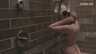 Lena Dunham prend une douche, scène dans Girls