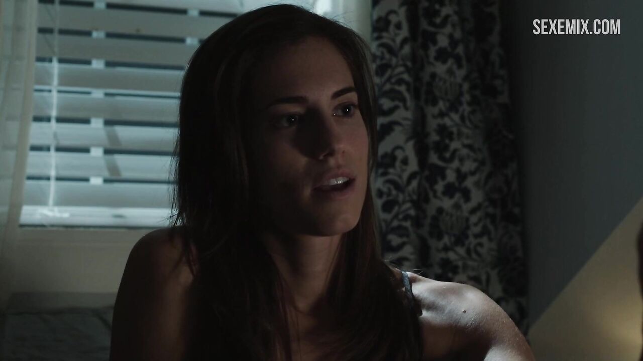 Allison Williams masturbates, scene in Girls