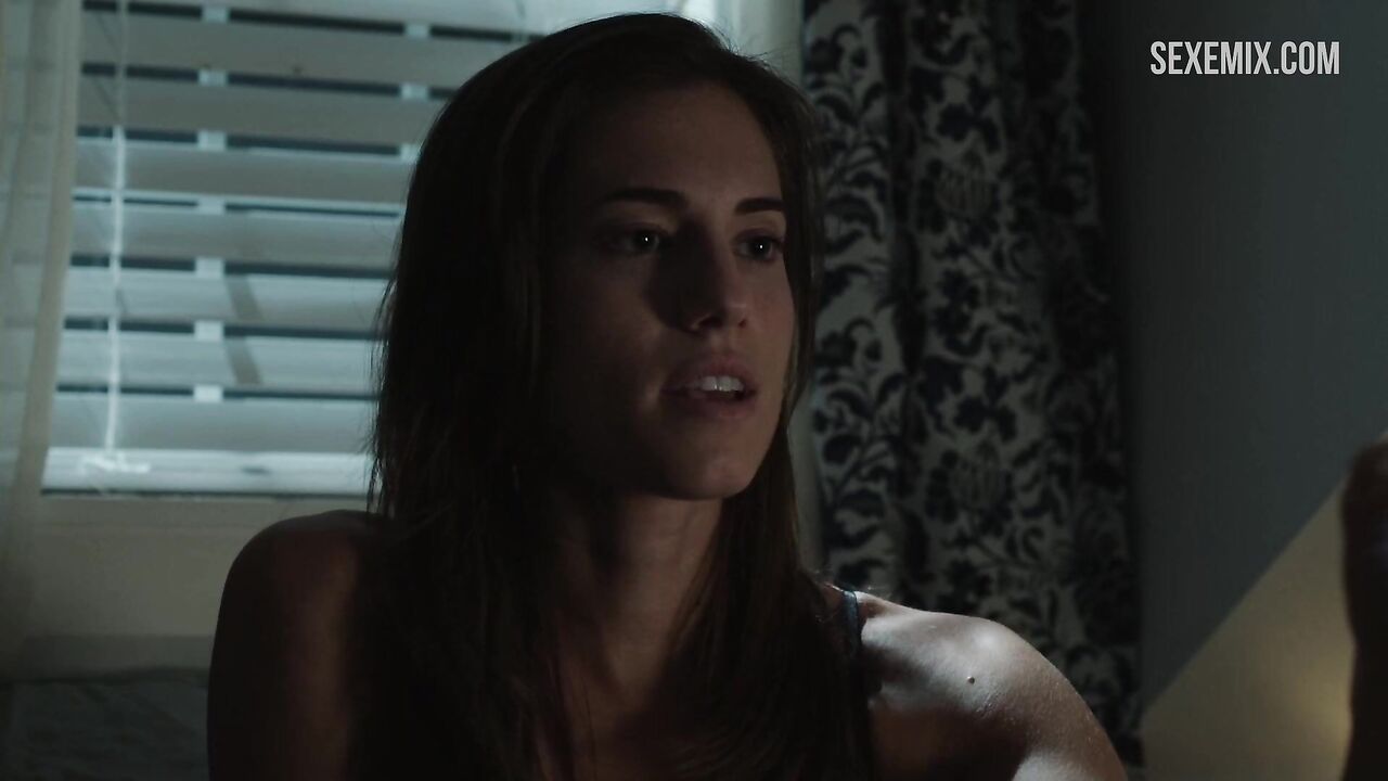 Allison Williams masturbates, scene in Girls