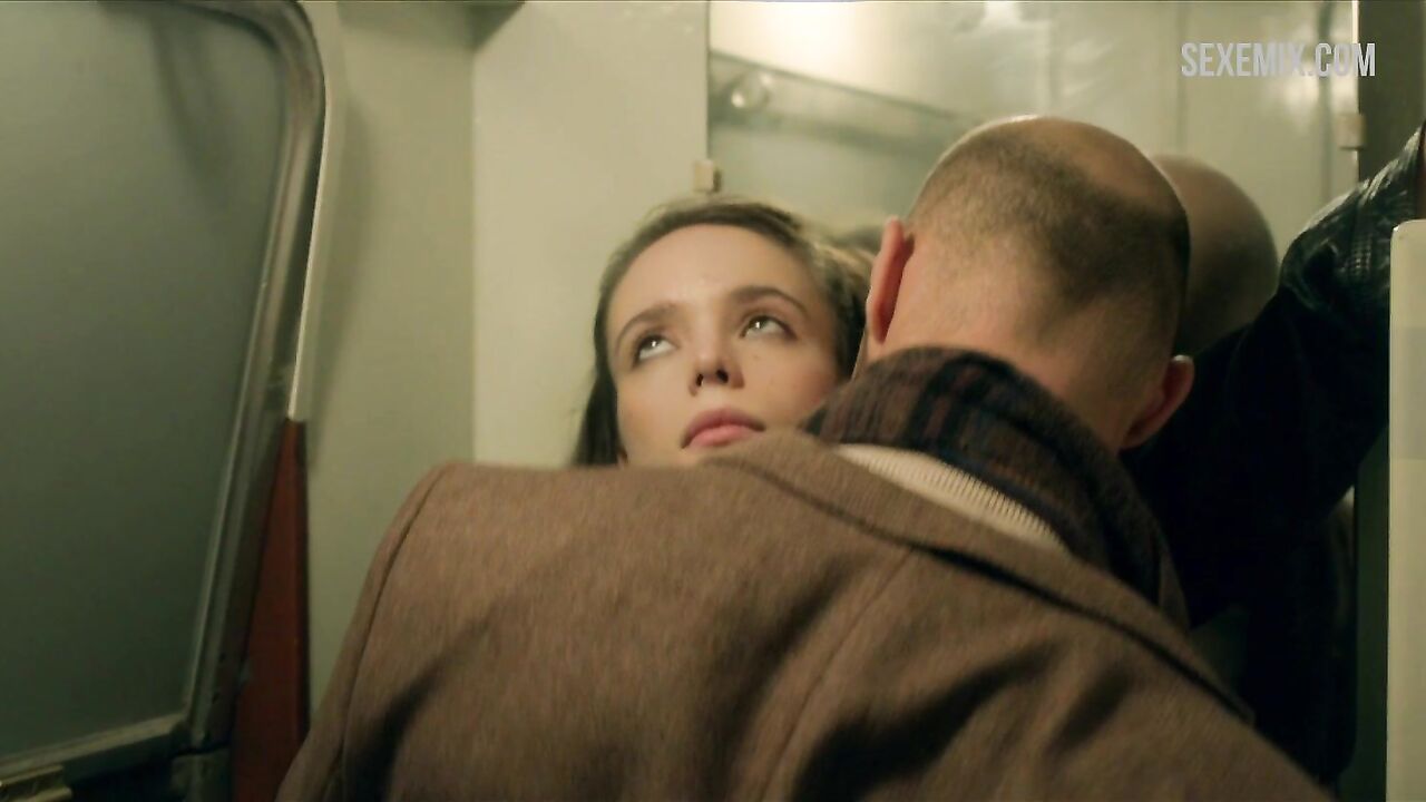 Stacy Martin sex in train toilet, scene in Nymphomaniac: Vol. I