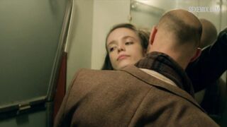 Stacy Martin'in tren tuvaletinde seks yapması, Nymphomaniac: Vol. I