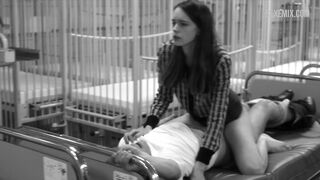 Stacy Martin a des relations sexuelles avec une cow-girl, dans Nymphomaniac : Vol. Je