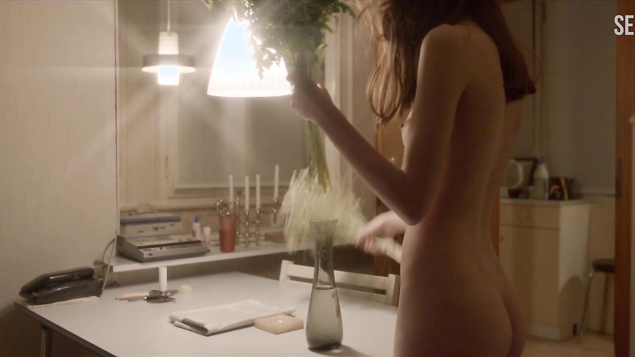 Stacy Martin gets cunnilingus, scene in Nymphomaniac: Vol. I