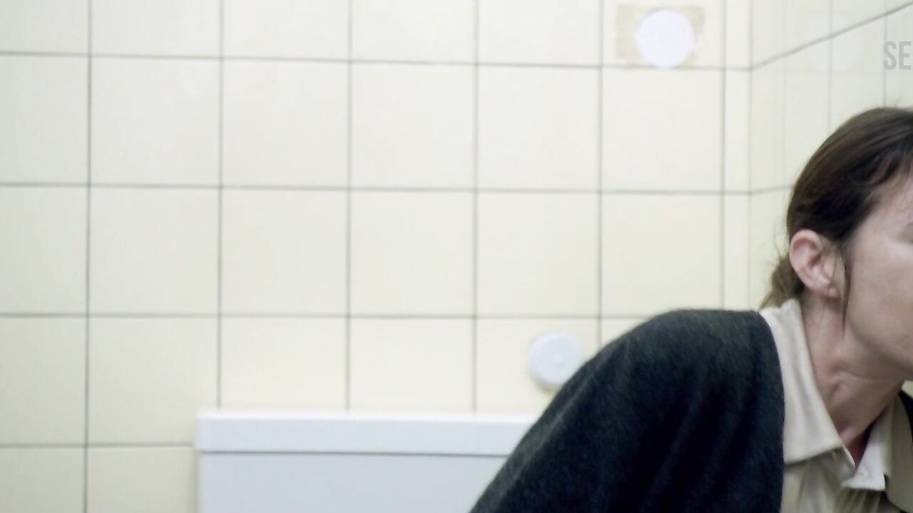 Charlotte Gainsbourg masturbates while sitting in the toilet, scene in Nymphomaniac: Vol. II