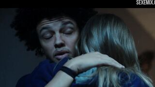 Sesso con una cowgirl a Sydney Sweeney, scena in Nocturne 2020