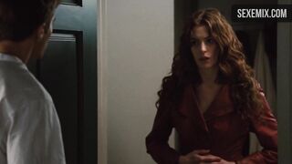 Anne Hathaway shows bare breasts, scene in Love And Other Drugs