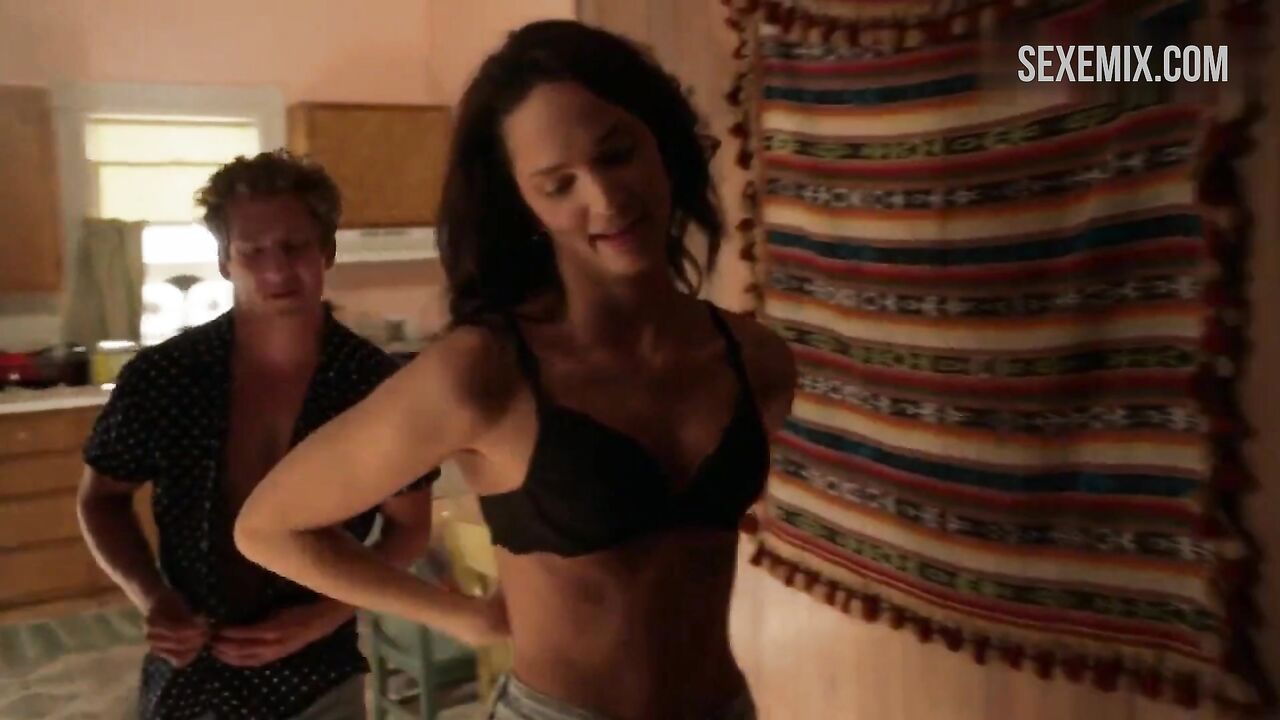 Ruby Modine strips naked scene in Shameless