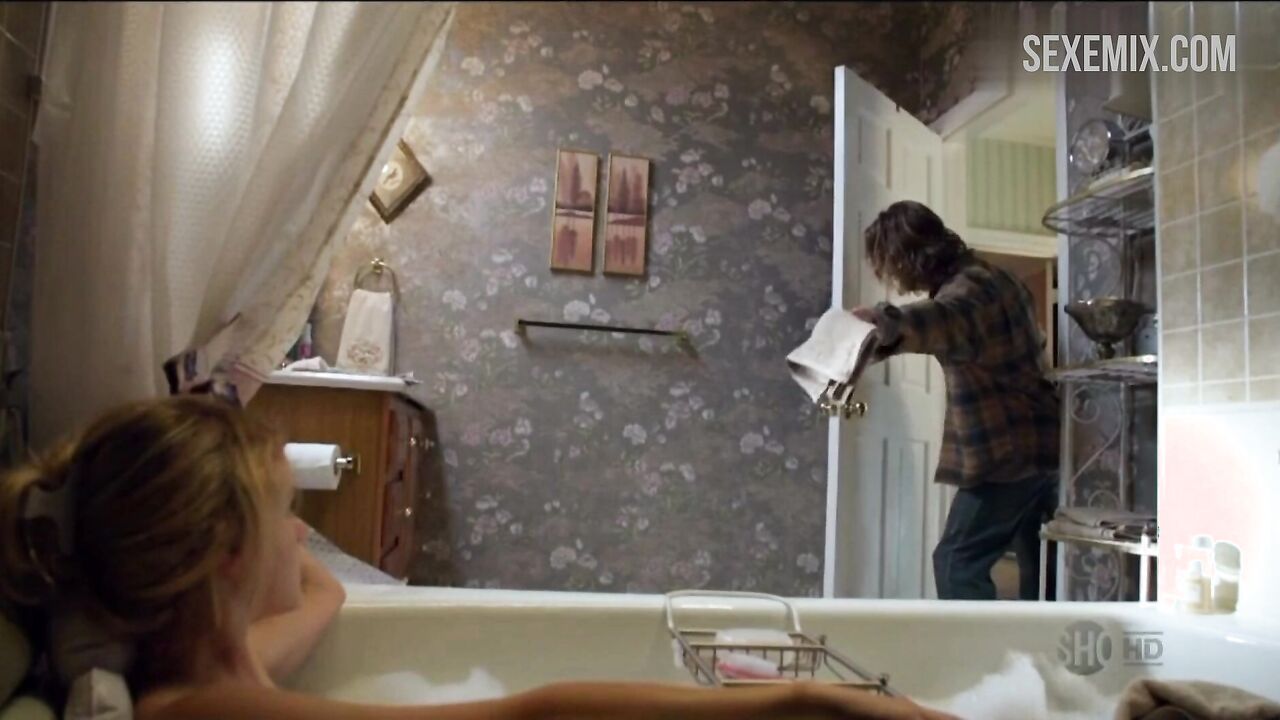 Laura Wiggins taking a bath, scene in Shameless