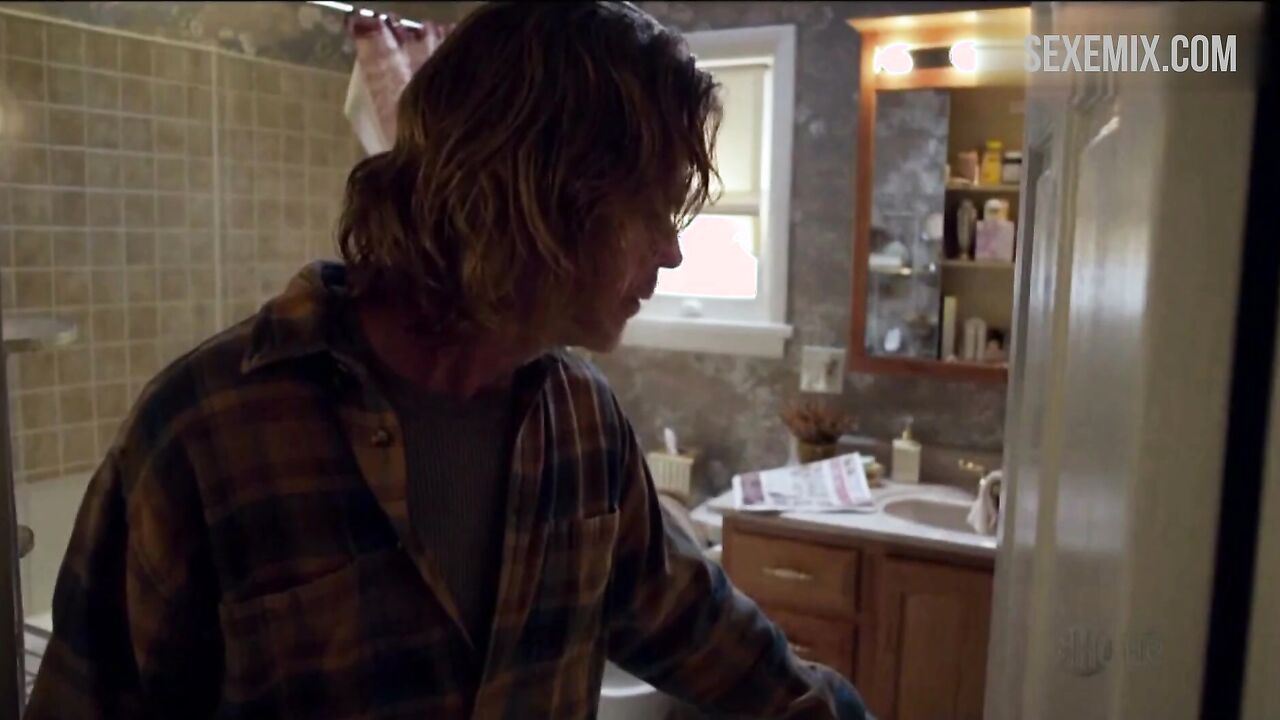 Laura Wiggins taking a bath, scene in Shameless