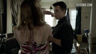 Ileana Huxley lució sus pequeños pechos, escena en Shameless