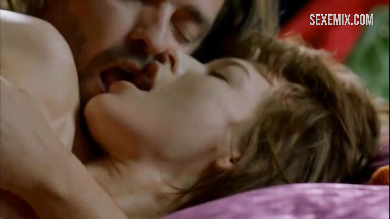 Sex with Milla Jovovich, sexy scene in .45 calibre