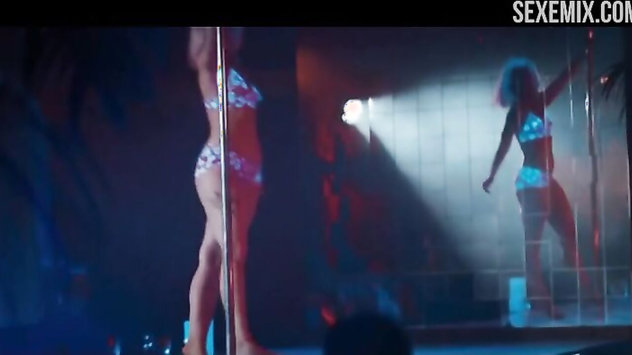 Peri Baumeister pole dance, scene in 9 Tage wach