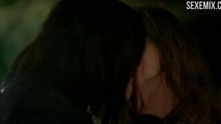 Katherine Moennig and Katherine Moennig kissing - The L Word: Generation Q