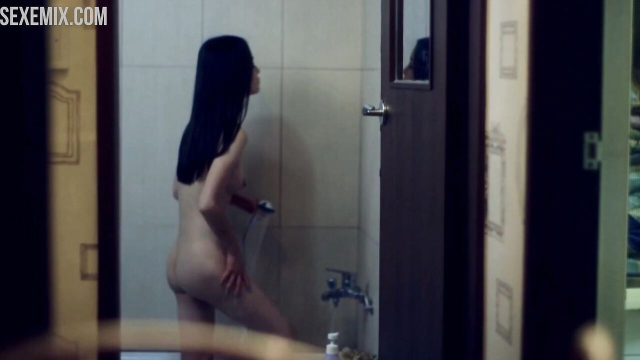 Yoon Seol-hee nude scene in the shower, scene in Lies