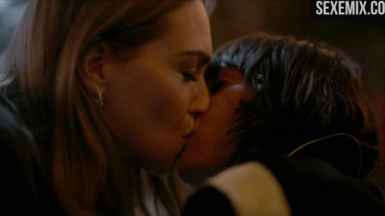 Katherine Moennig and Jamie Clayton kiss scene - The L Word: Generation Q