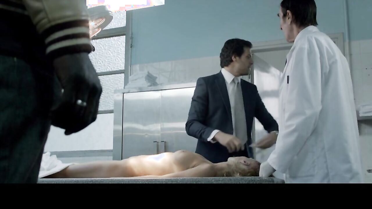 Agnes Parmentier shows us her boobs, erotic scene in De l'autre cote du periph (2012)