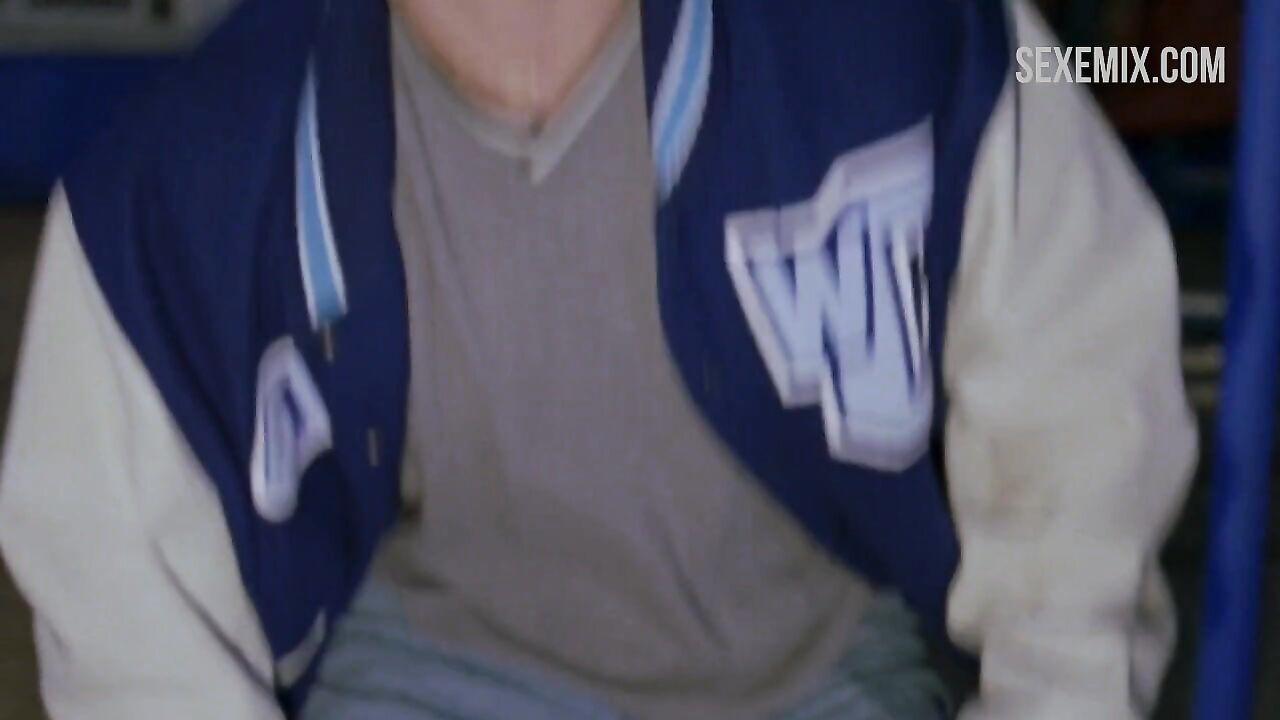 Bristi Havins, demonstrating the Naked body and tits, scene in Varsity Blues (1999)