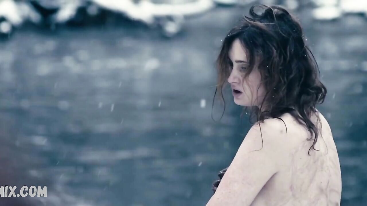 Victoria Morrison heiße Brüste, Szene in Wolf (2019)