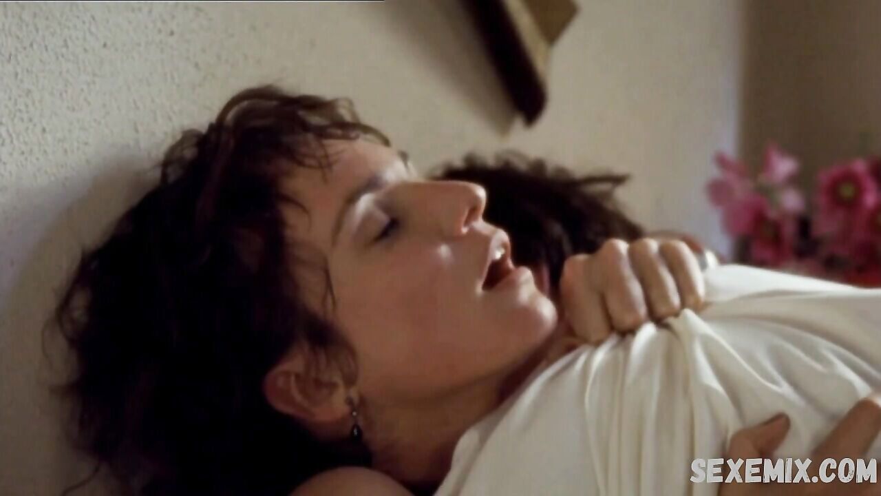 Catherine McClements sexy, scene in CrashBurn (2003)